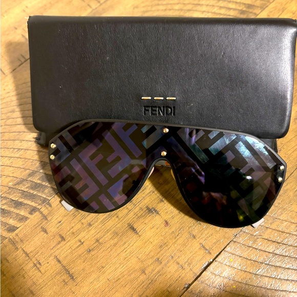 FENDI Zucca FF Logo shield  sunglasses - Picture 5 of 5